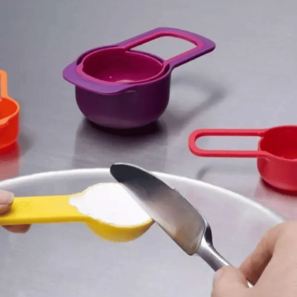 Measuring Cup And Spoon Set – 6 Pieces (Random Colors)